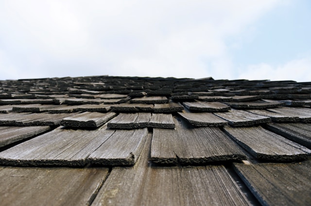 Signs You Need a Roof Replacement in Strongsville: a Guide From G.I.G Roofing Experts