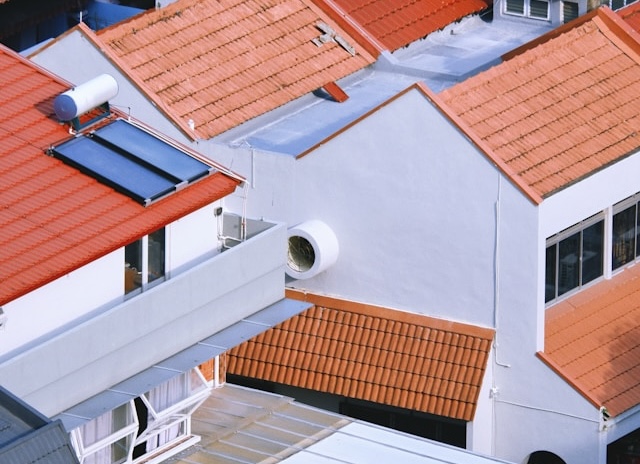 Residential Roofing in Strongsville, Ohio: Materials, Weather Resistance & Long-Term Protection