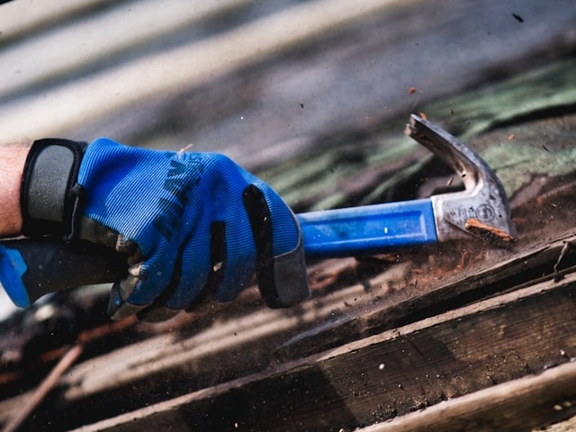 Roof Replacement vs. Roof Repair: What Northeast Ohio Homeowners Need to Know